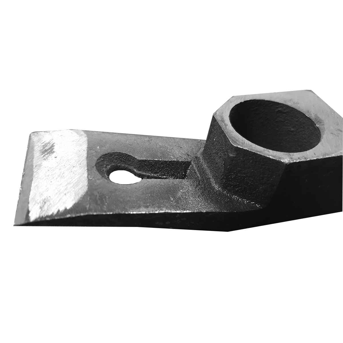 Domestic hoes nearby - Image 2